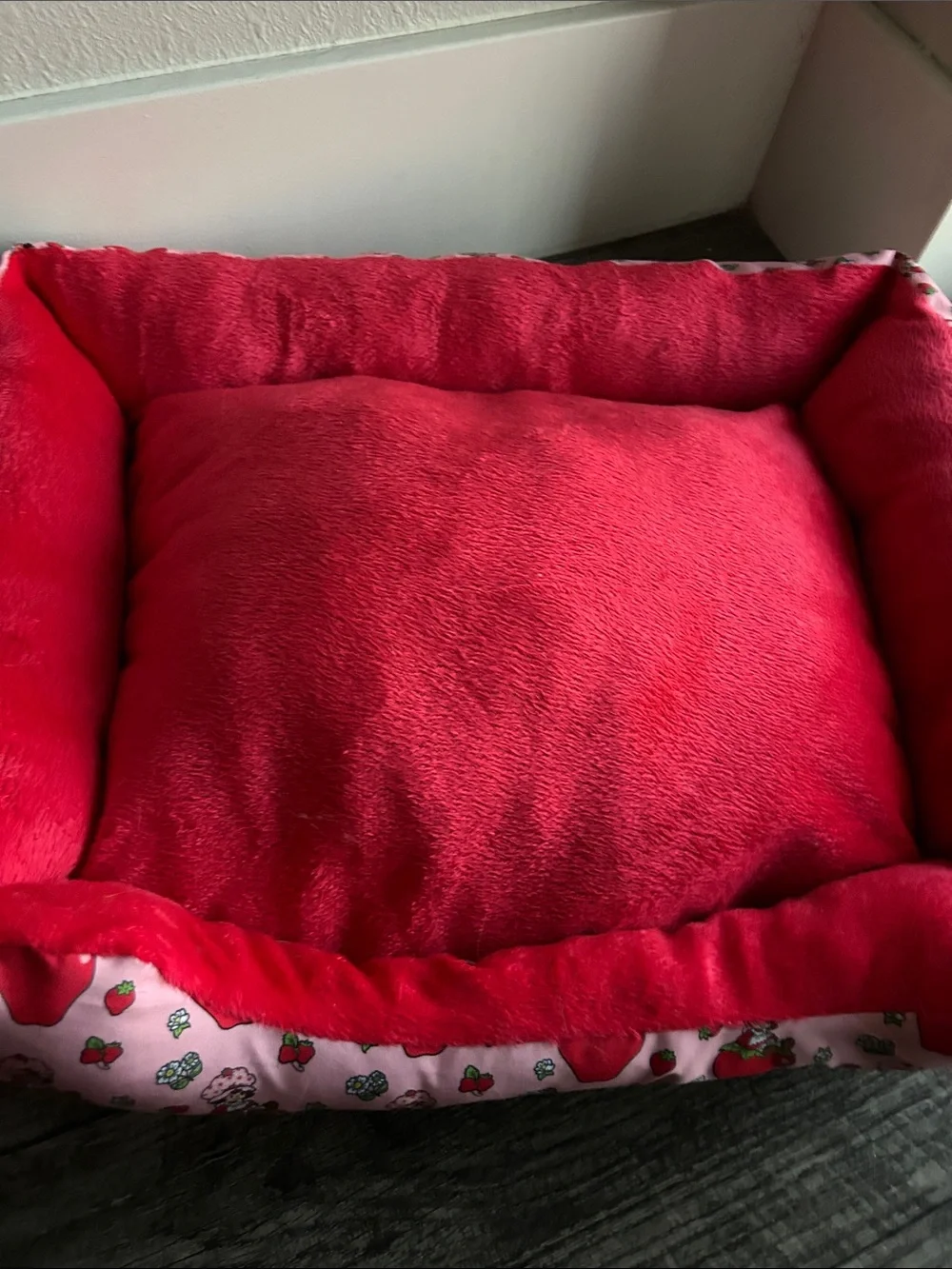 Strawberry shortcake Small Pet Bed - Cozy Lounger